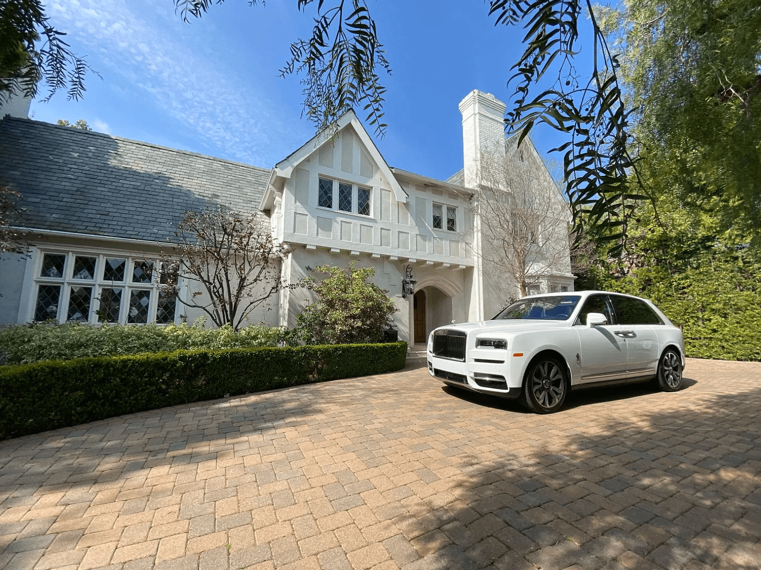 705 N Palm Dr Beverly Hills, CA 90210 - Benjamin Illulian