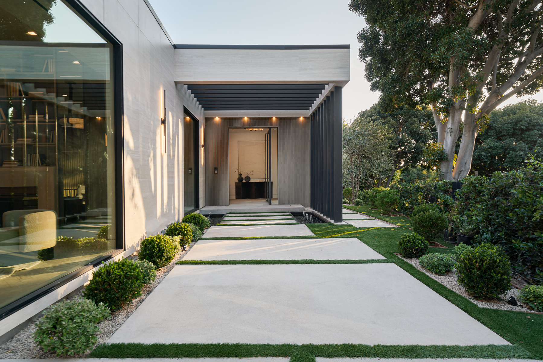 1028 N Hillcrest Rd, Beverly Hills, CA 90210 - Benjamin Illulian